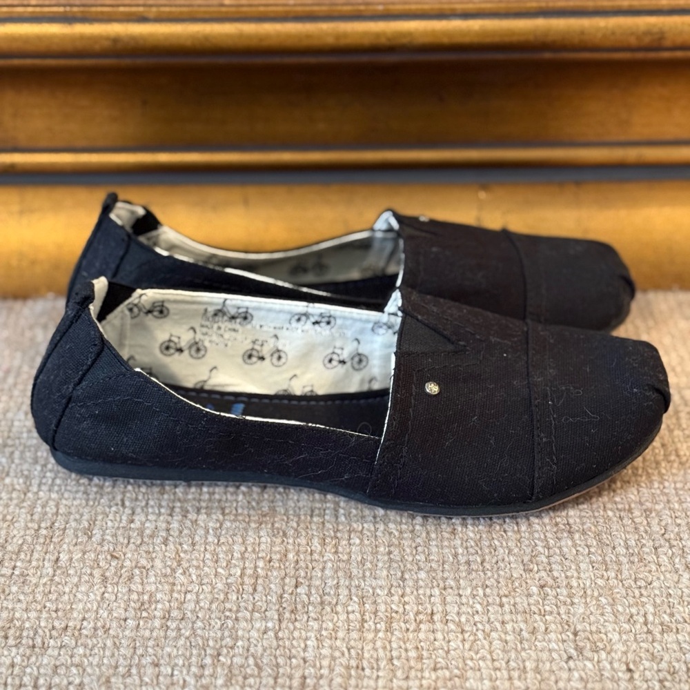 Mad Love Black Flats - Picture 2 of 2